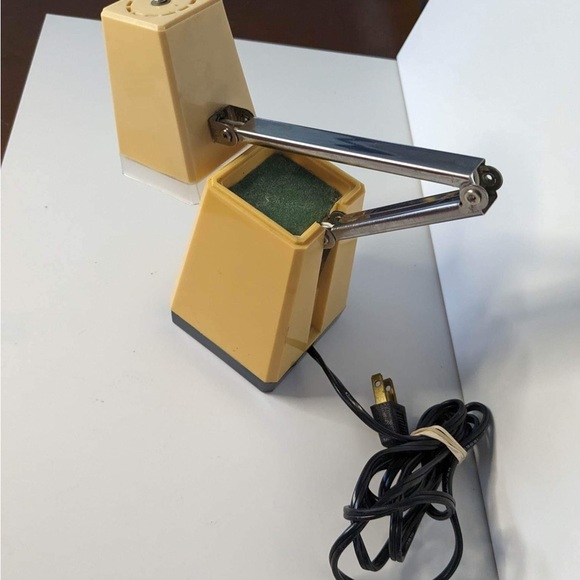 Vintage Mid-Century Windsor Pyramid Folding Desk Lamp MCM Lamp Retro Look - Picture 4 of 5